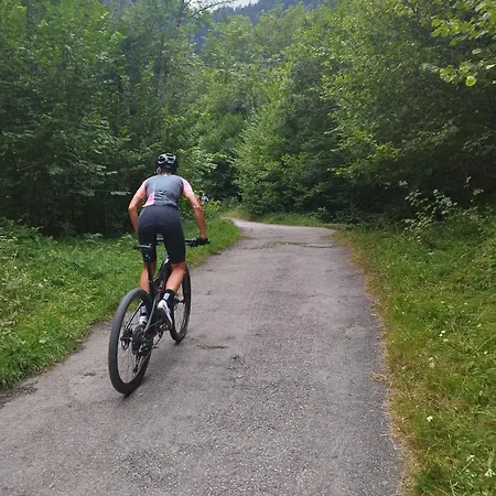 Superbagneres St Aventin 公寓 *