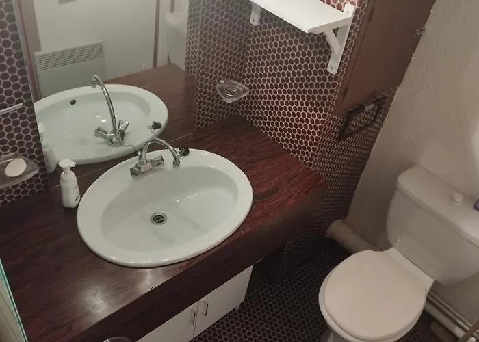 Superbagneres St Aventin 公寓 *